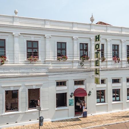 Central Palace Hotel 卡斯特罗 外观 照片